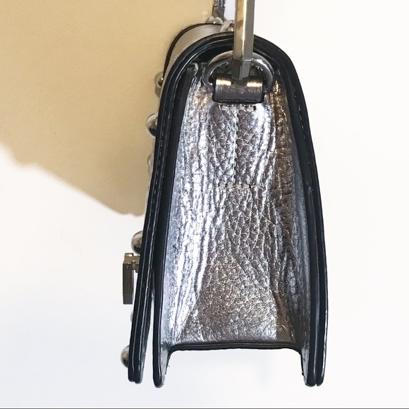 ✨Host Pick!✨ Rebecca Minkoff “Madison” crossbody. - Picture 4 of 8